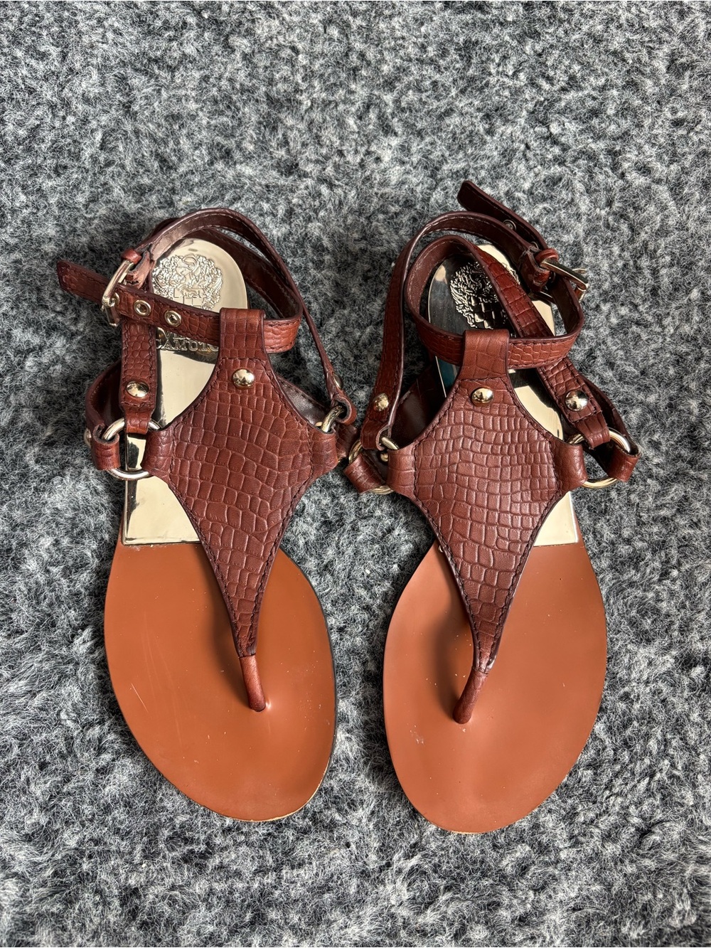 Vince Camuto Women’s Brown leather Croc embossed Thong Sandals